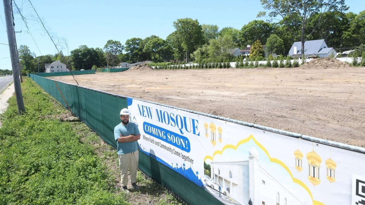 Islamic center proposals advance in Bay Shore, Shirley and Melville