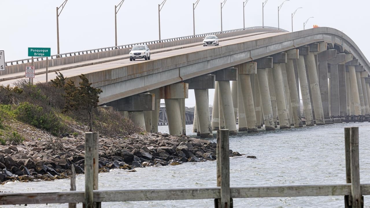 Two kayakers found dead off Southampton after Shinnecock Bay search