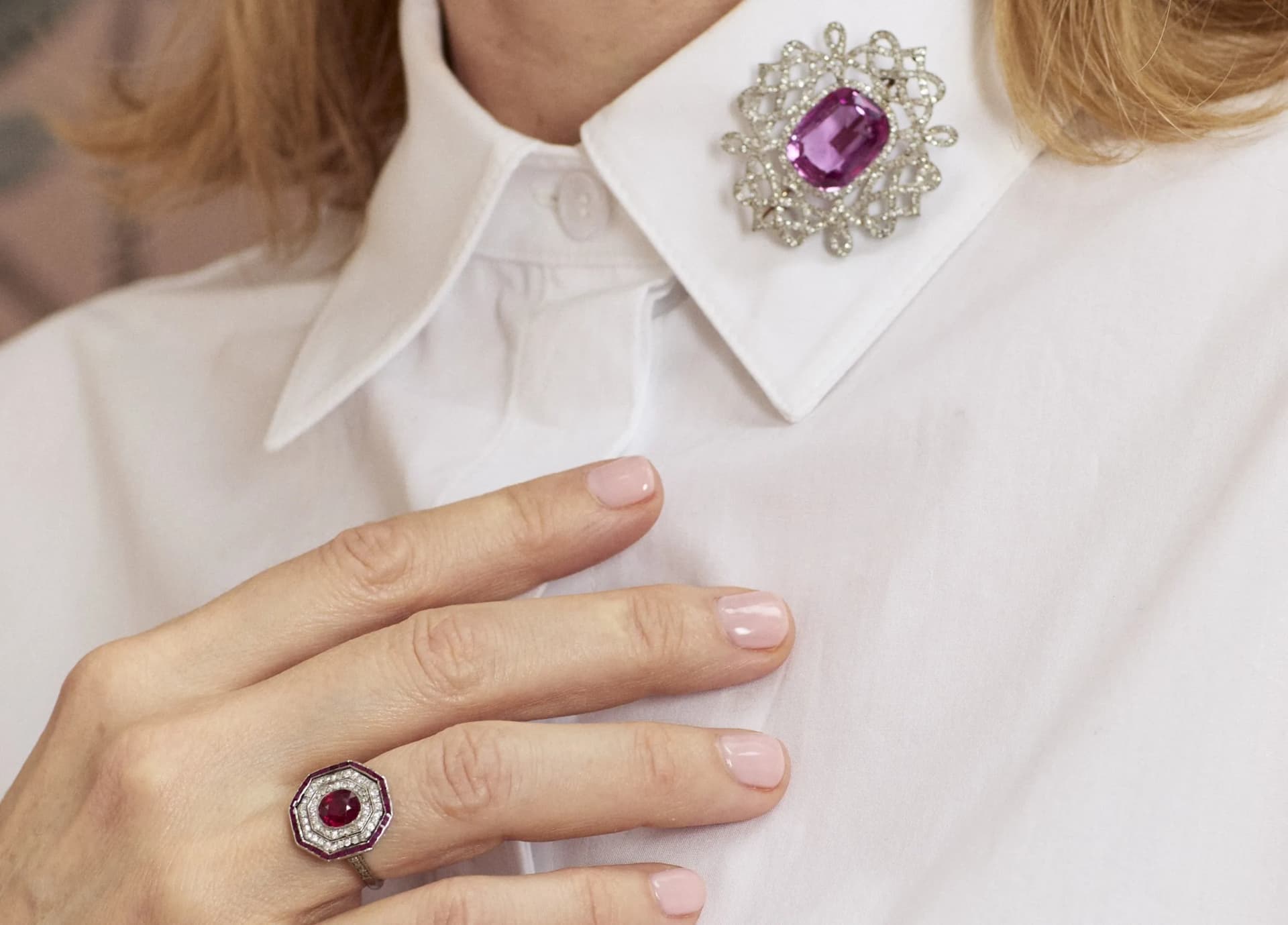 Cheffins Jewellery Sale Hits Record £596,000, Pink Topaz Brooch Leads Strong Bidding
