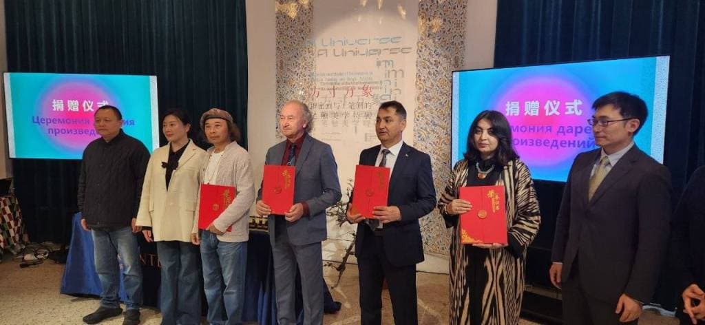 Uzbek Miniature Art Exhibition Opens at Shanghai Art Collection Museum