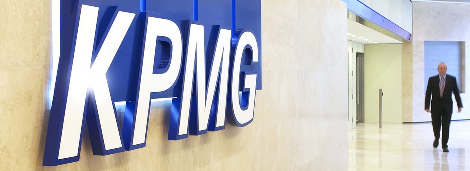 KPMG Ukraine Guide Helps Foreign Investors Navigate Wartime Banking System