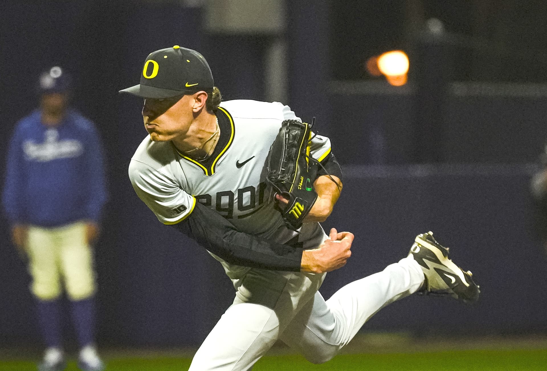 La Grande grad Devin Bell becomes Oregon Ducks’ postseason closer