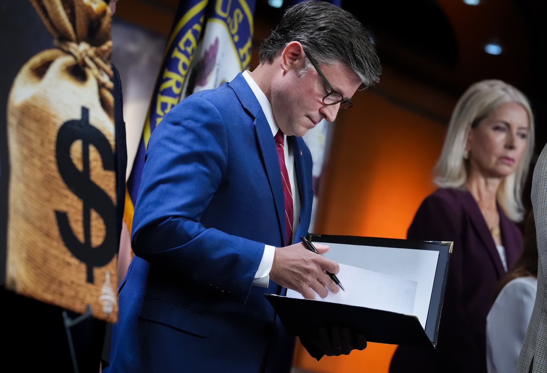 House passes Iran war powers curb with four Republicans joining Democrats