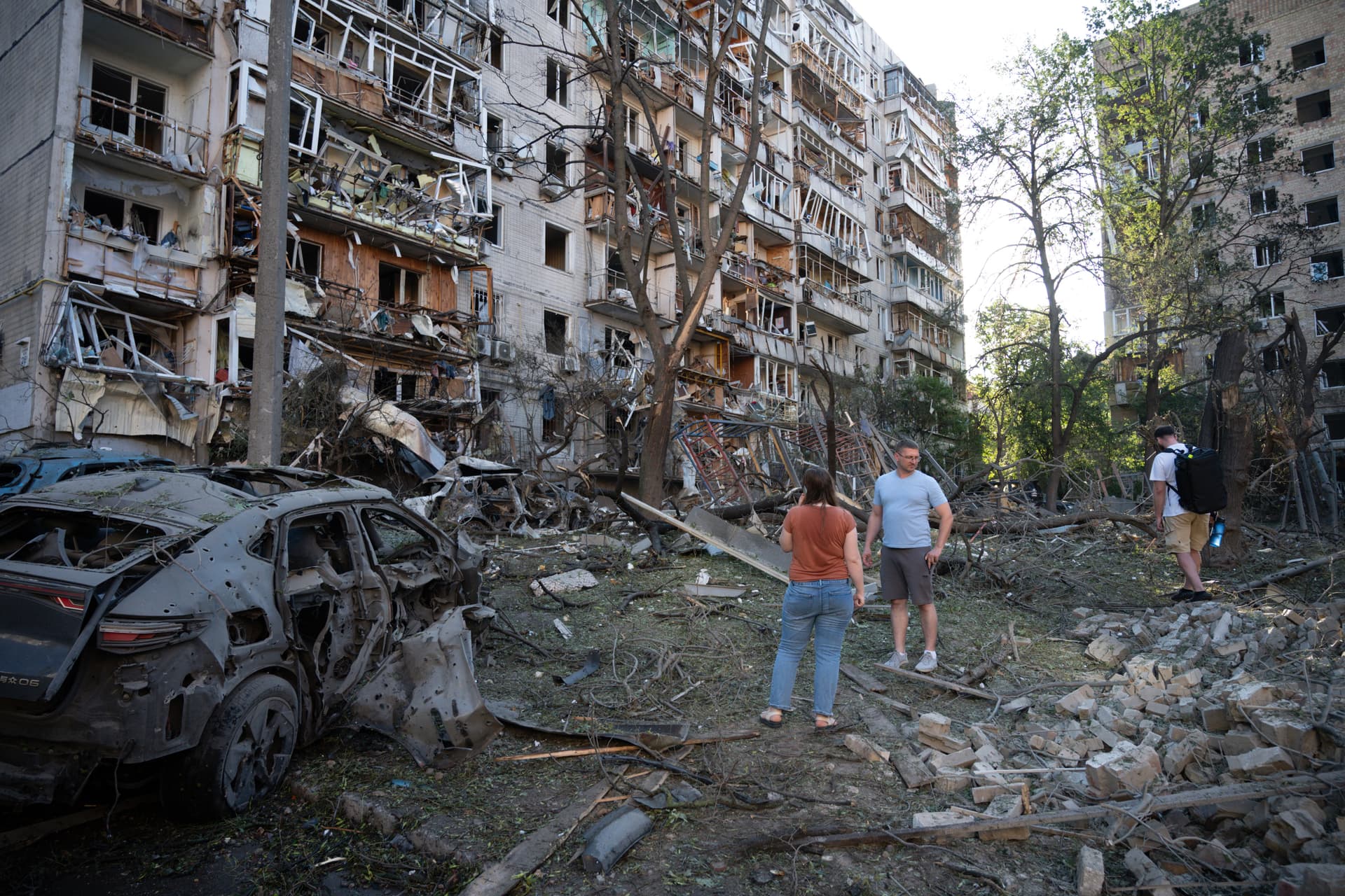 Zelenskyy urges air defense aid after deadly Russian strikes on Kyiv