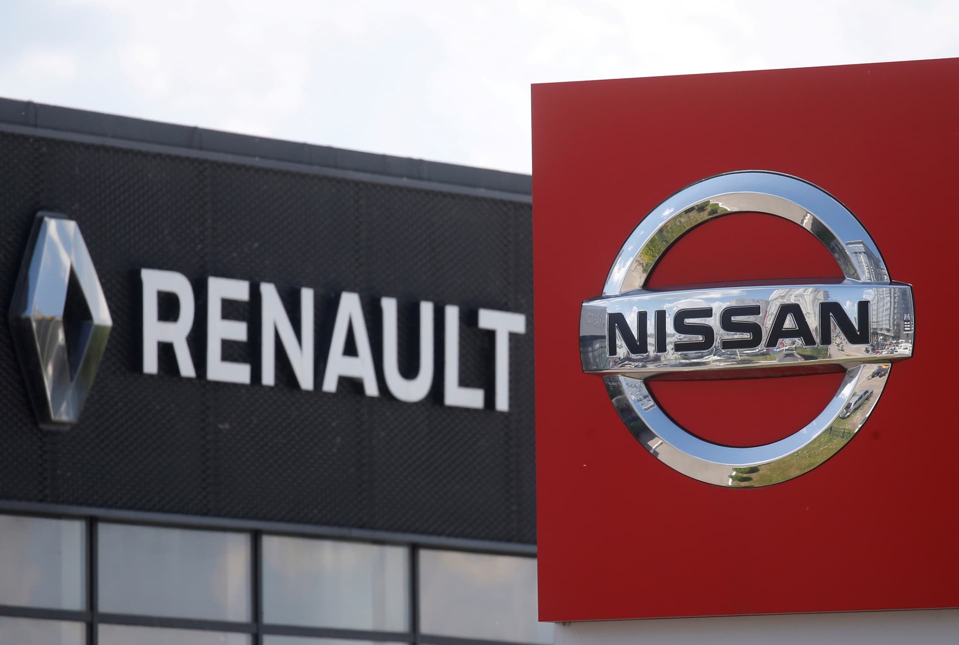 Renault and Nissan Said to Explore Revival of Alliance After Leadership Changes