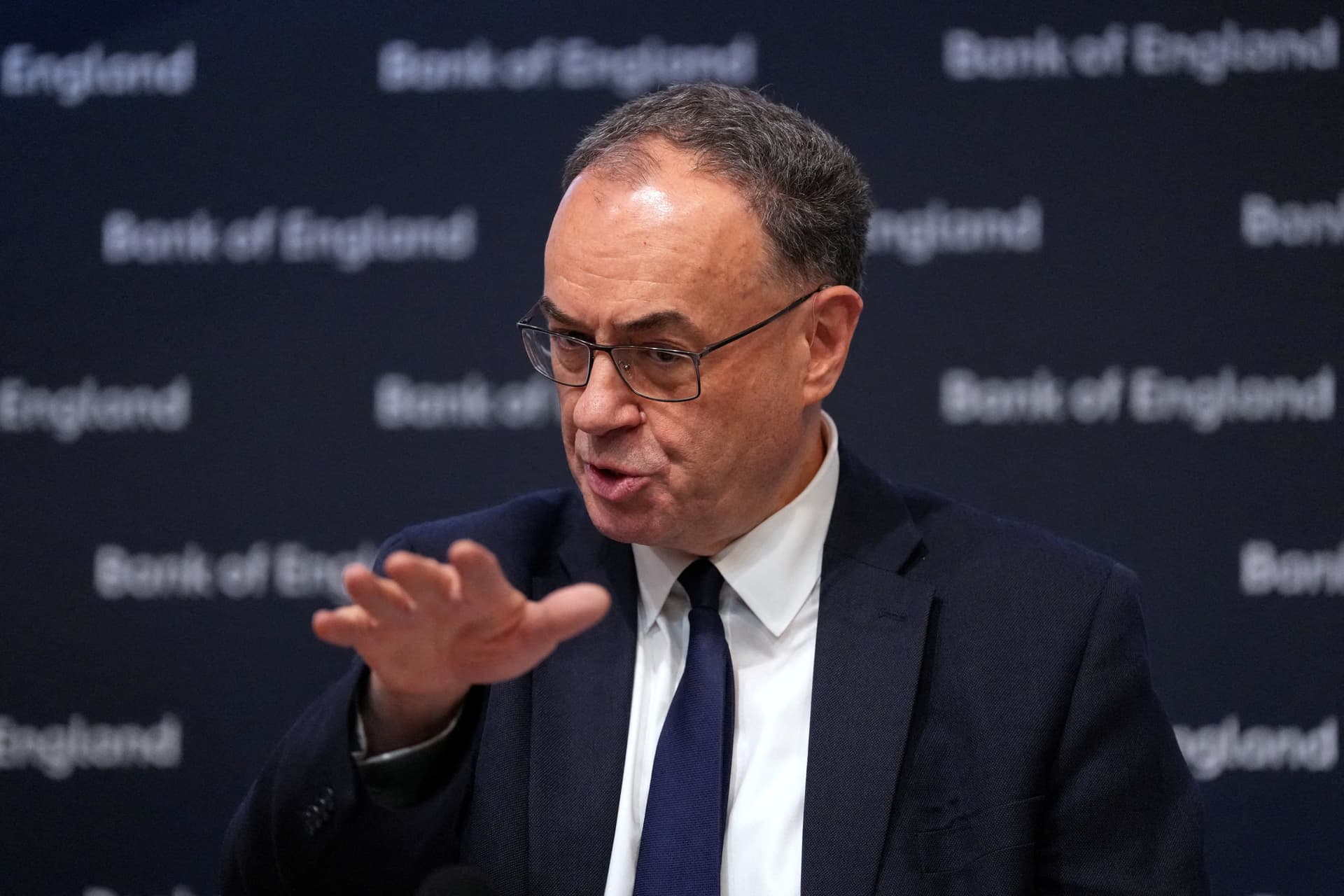 Bailey says Bank of England must restore confidence in 2% inflation target