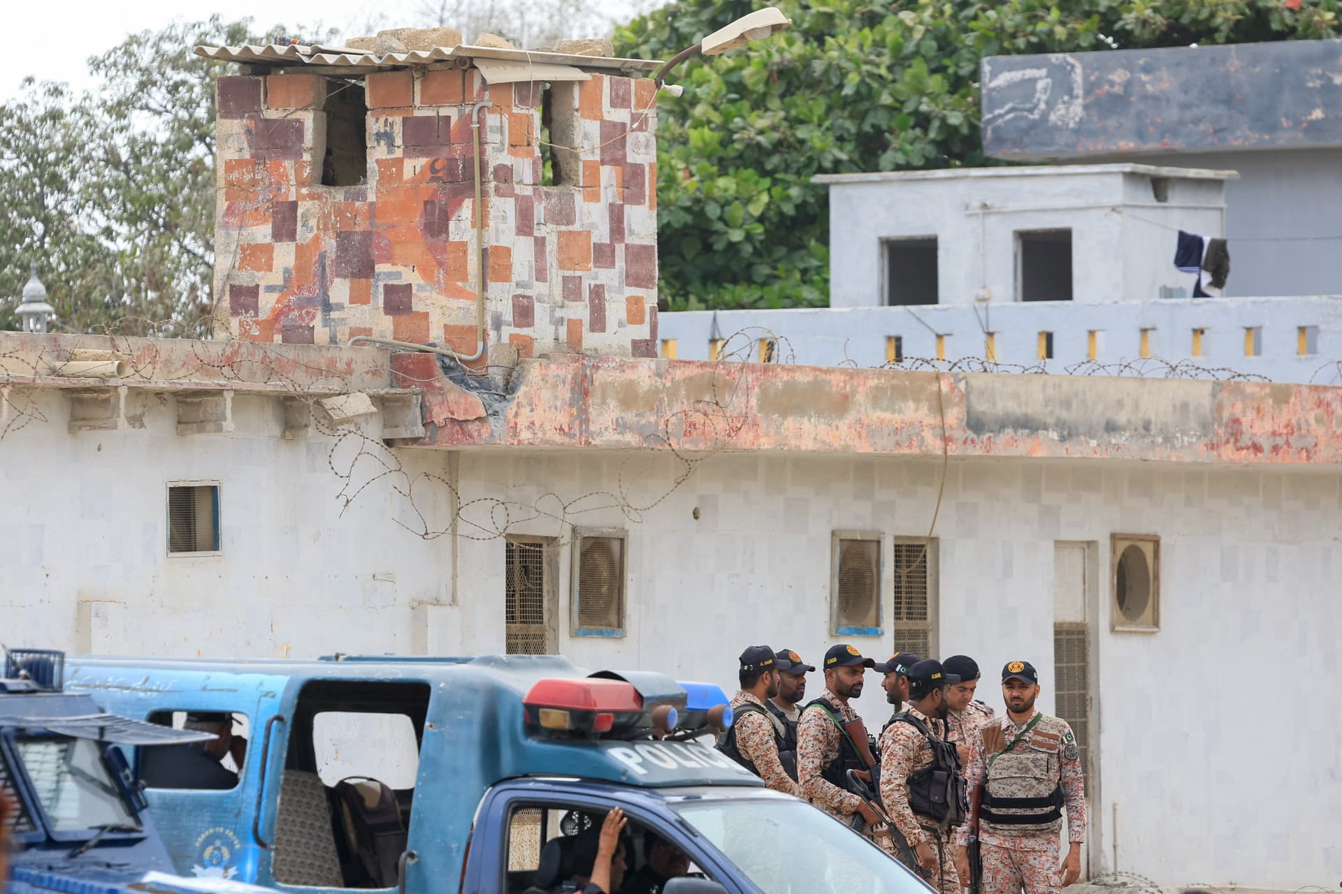 Pakistan says airstrikes killed 29 militants after Karachi attack