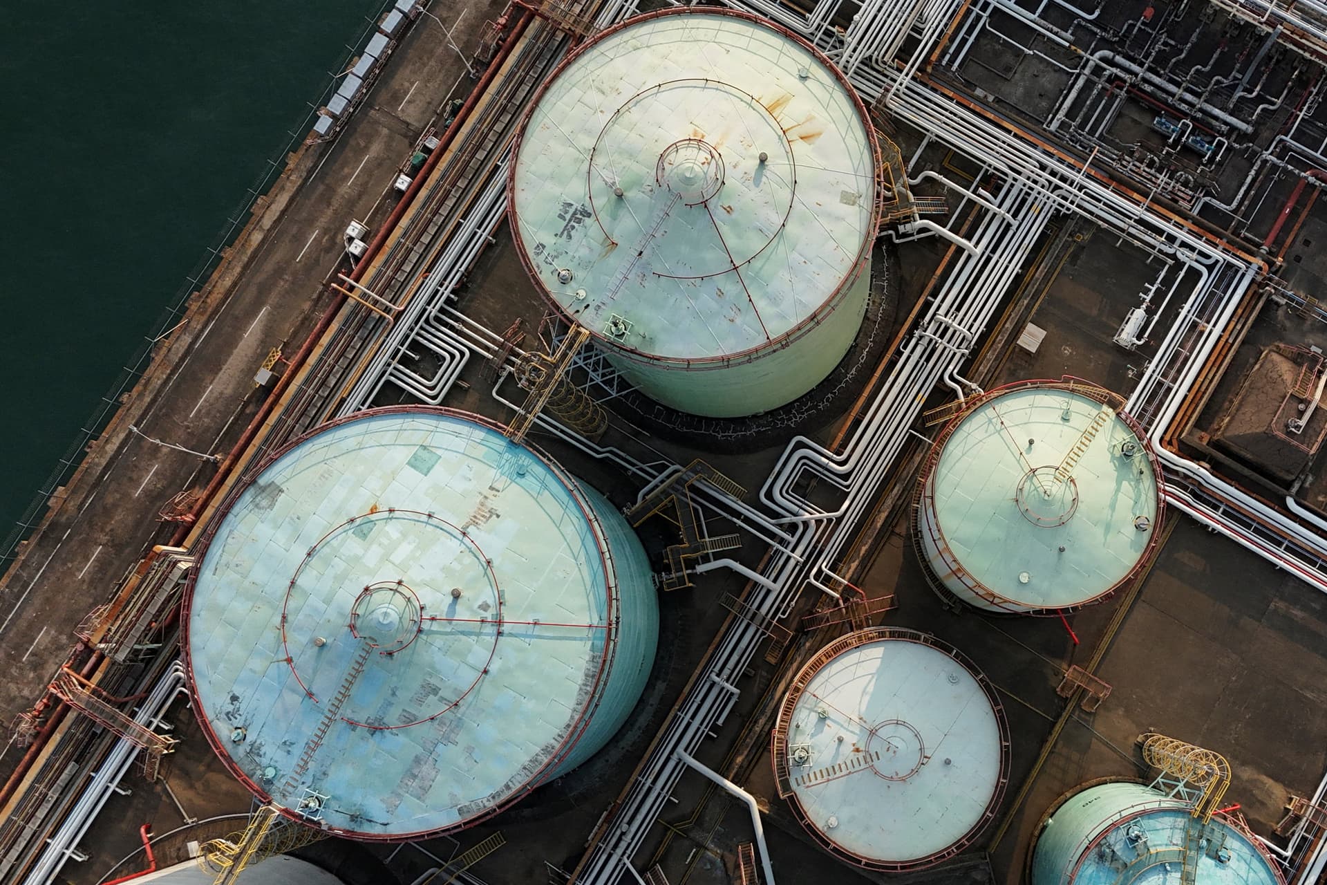 Goldman says global oil stockpiles are falling at record pace