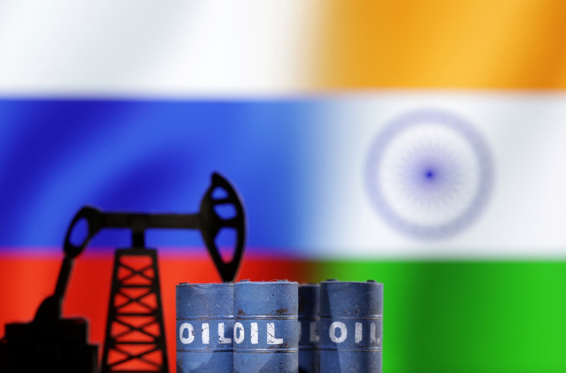 Trump Says India Will Stop Buying Russian Oil, Raising Global Stakes