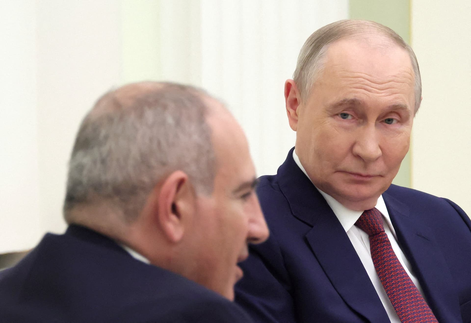 Russia ramps up covert campaign to sway Armenia election