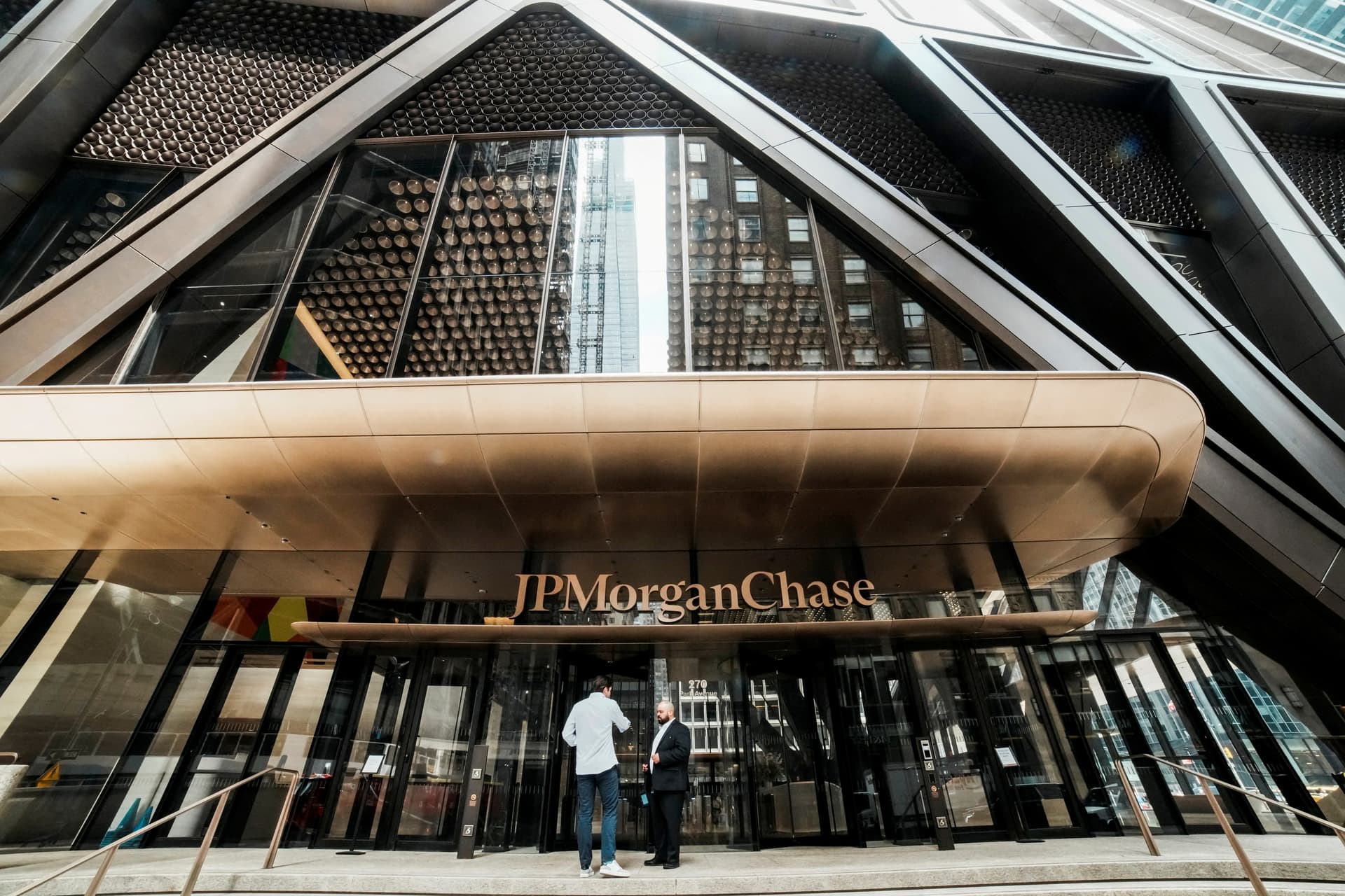 JPMorgan’s record profit signals stronger Wall Street dealmaking, pressure on Goldman Sachs