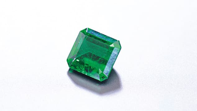 GIA Explains Emerald Value, Color, Clarity, Origin, and Treatments