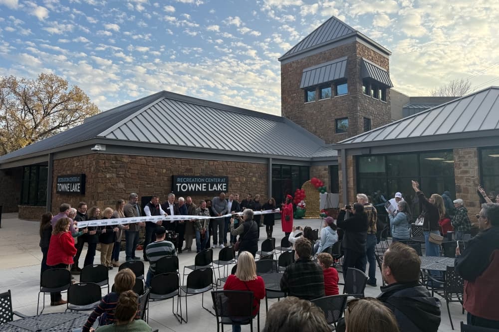 Renovated Towne Lake Recreation Center Opens, Light Walk Illuminates Park
