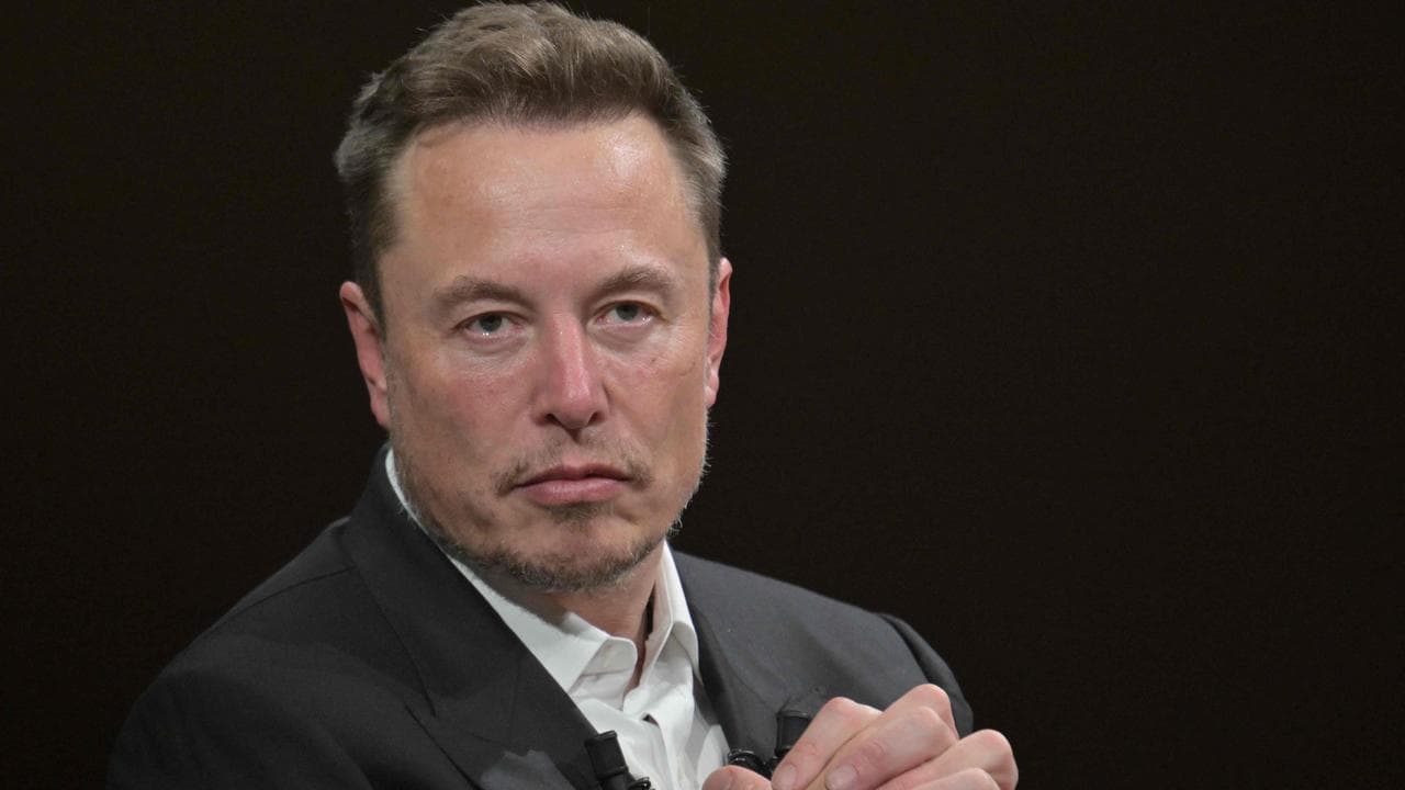 AI Boom Faces Reality Check: Market Downturn and Hiring Freezes Signal a Shift