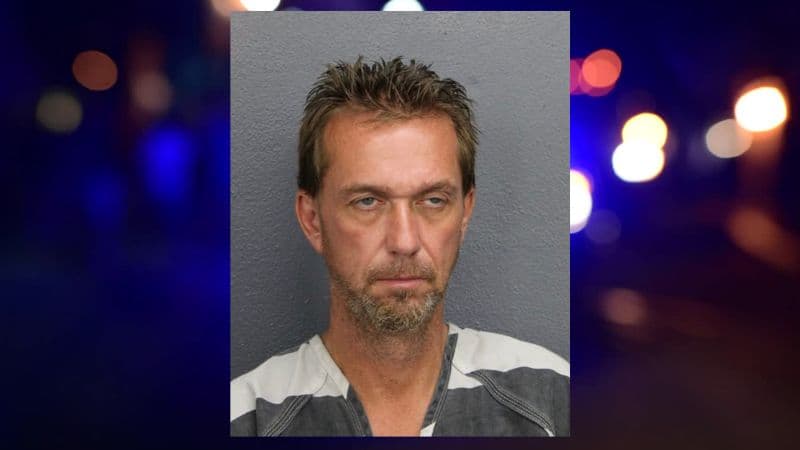 Coral Springs shoplifting chase ends at Sonic with damaged register