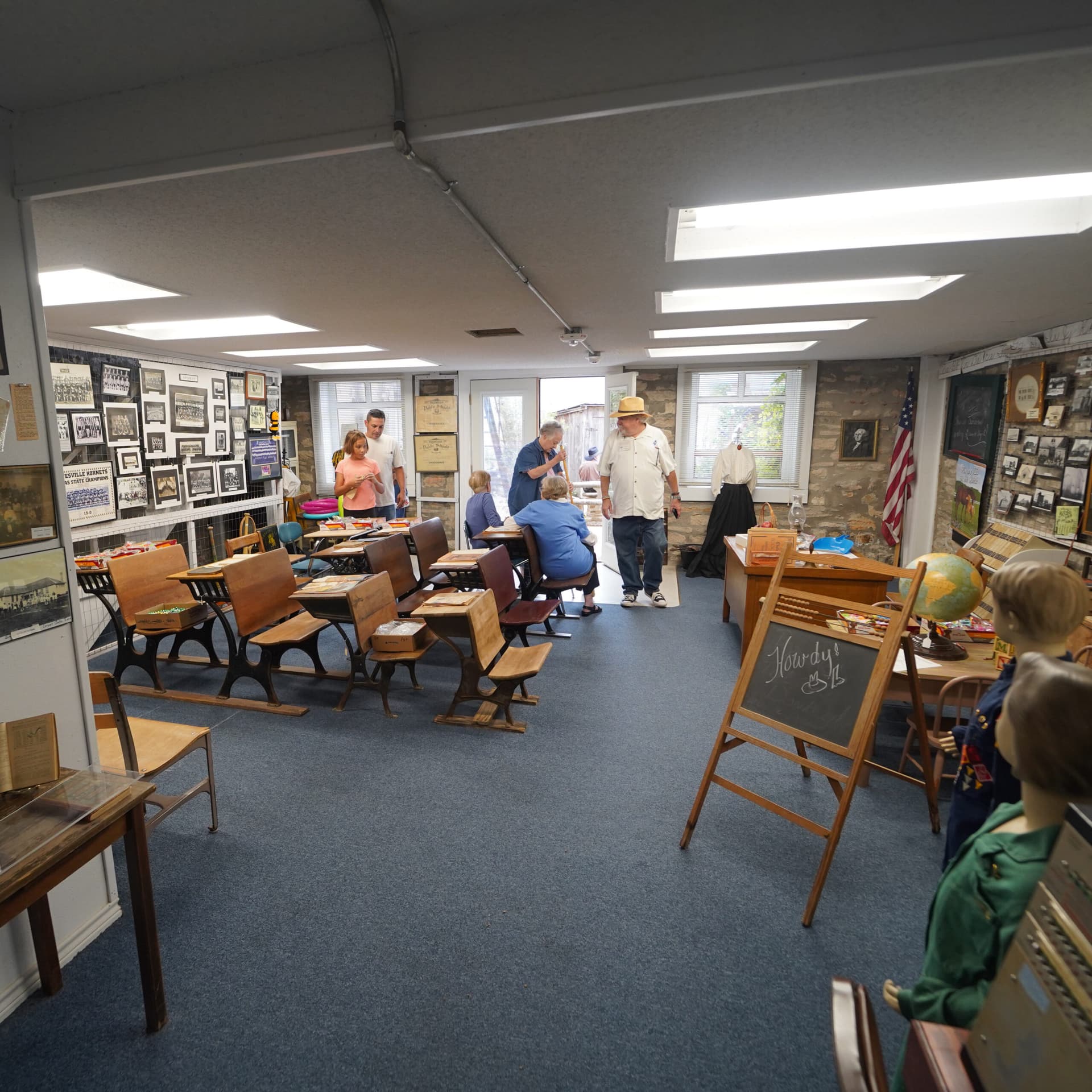 Families Gather in Gatesville as Santa Visits Coryell Museum