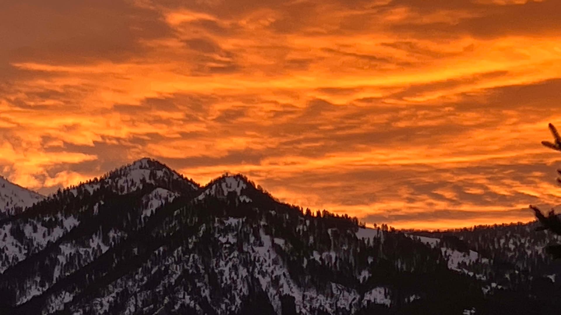 Laramie sunrise photo highlights winter light and community ties