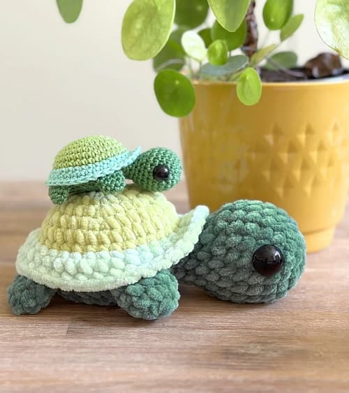 Turtle amigurumi roundup spotlights quick stash-buster patterns