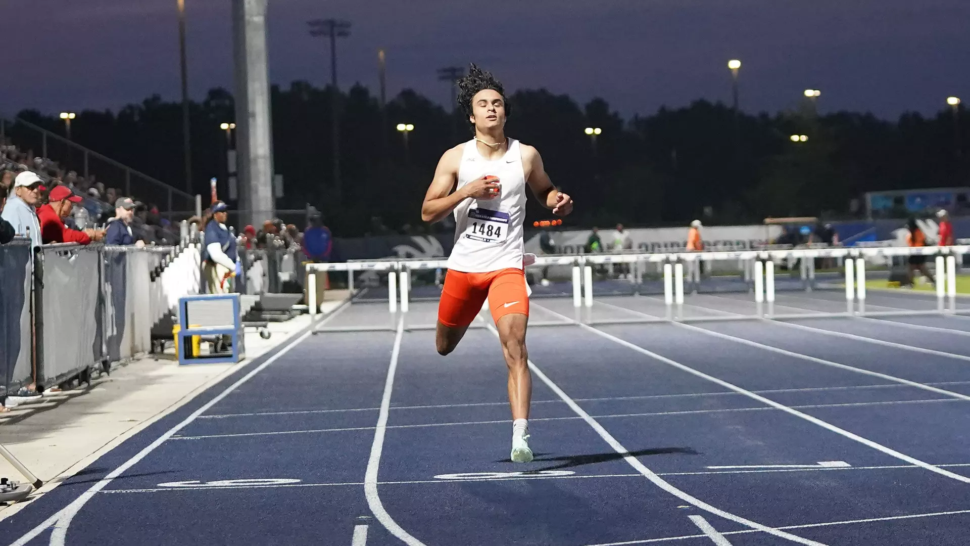 Mallard breaks Syracuse 400 hurdles record, qualifies for NCAA Championship