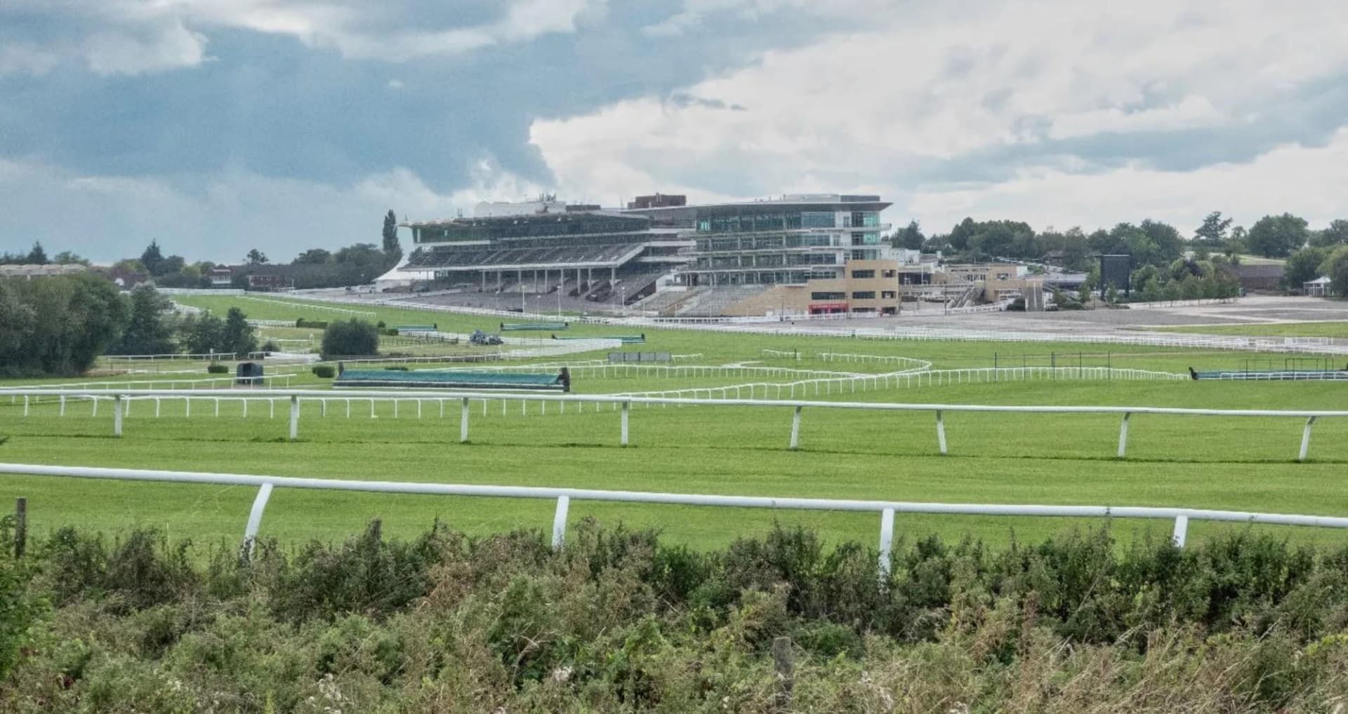 Nicky Henderson signals Jonbon will likely skip Cheltenham for Aintree Bowl