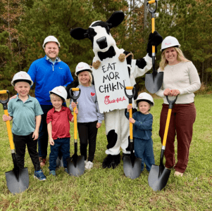 Chick-fil-A Grafton opens with $25,000 donation to Virginia Peninsula Foodbank