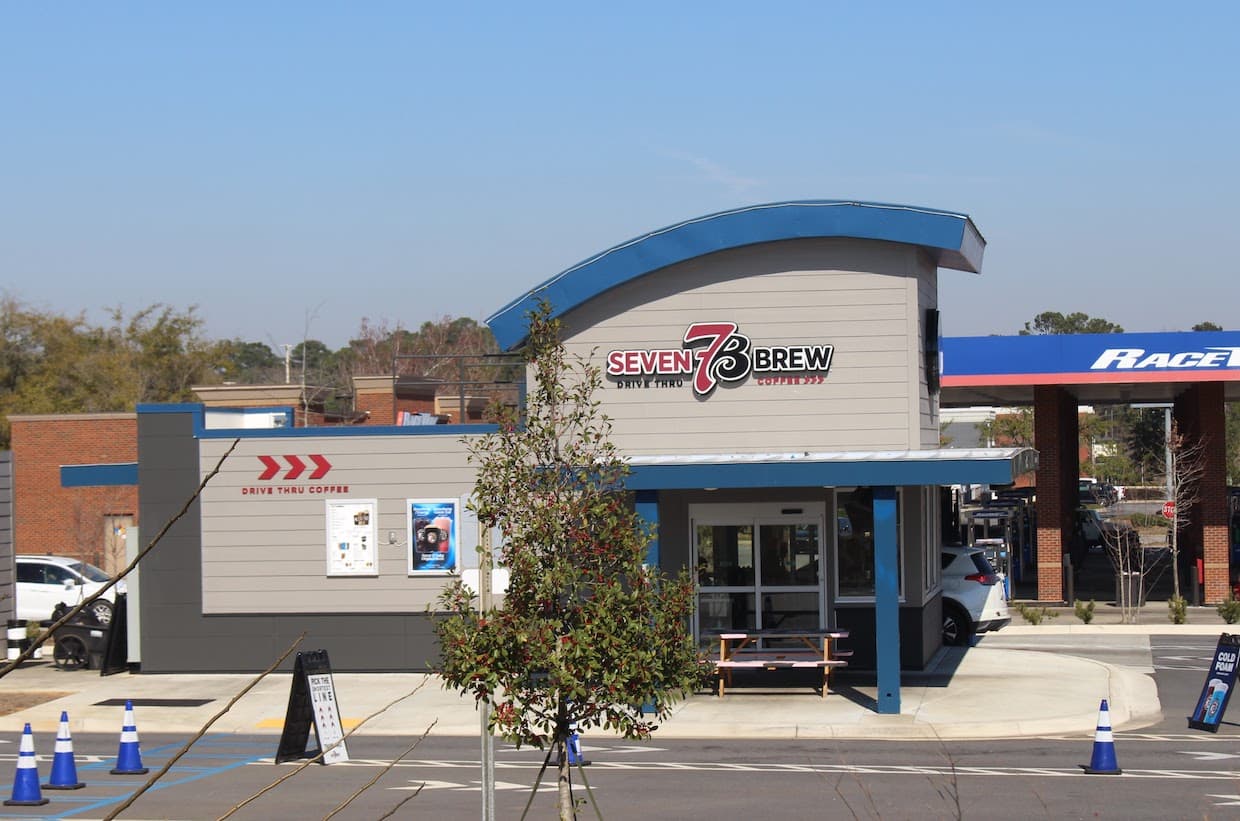Drive-through coffee boom raises speed pressure on Starbucks stores