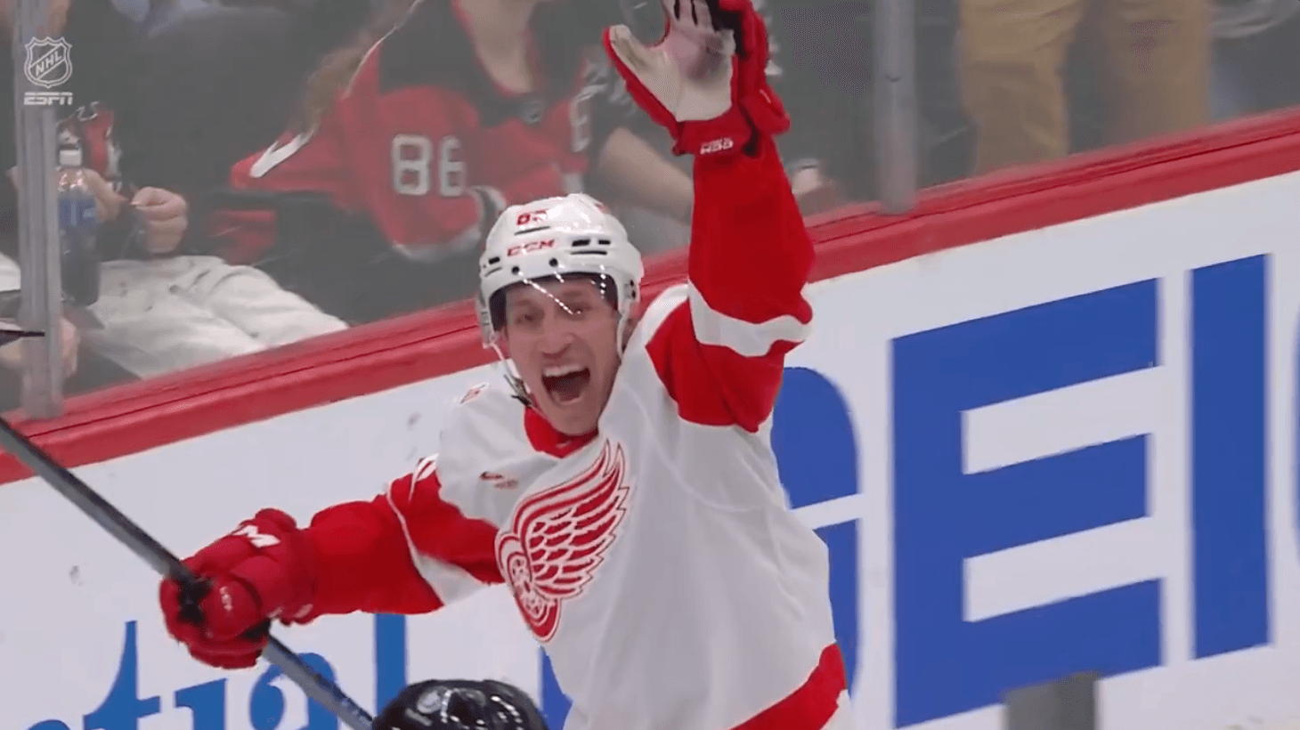 Veteran Dominik Shine scores first NHL goal after 521 AHL games