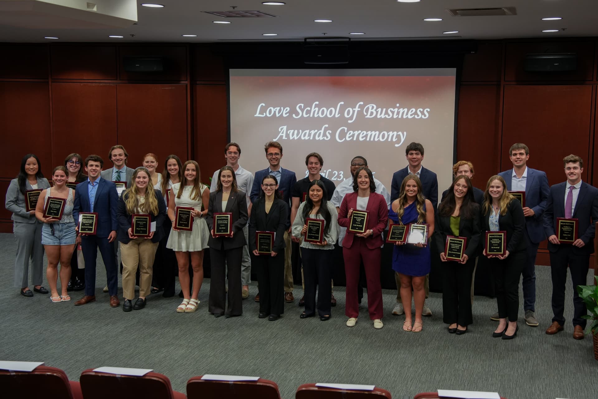 Elon business school honors students, faculty and staff at awards program