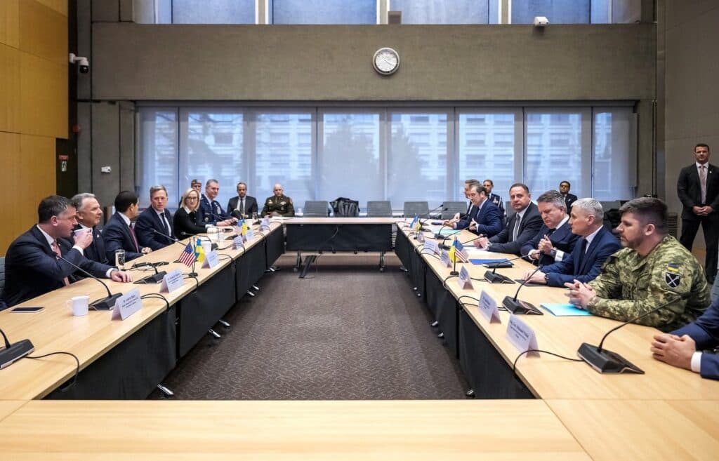 Russia envoy says Abu Dhabi talks show “positive movement” toward peace