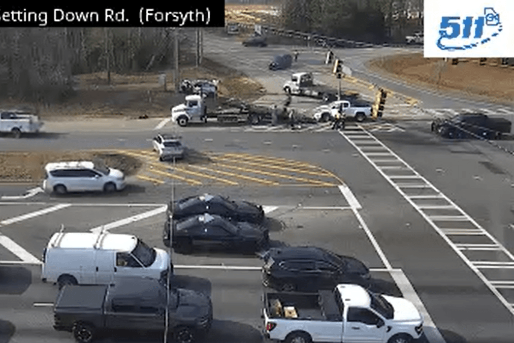 Multi-vehicle crash briefly closed Ga. 400 lanes in north Forsyth County