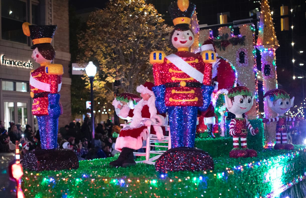 Vineland Lights The Ave, Downtown Parade Kicks Off Holiday Season