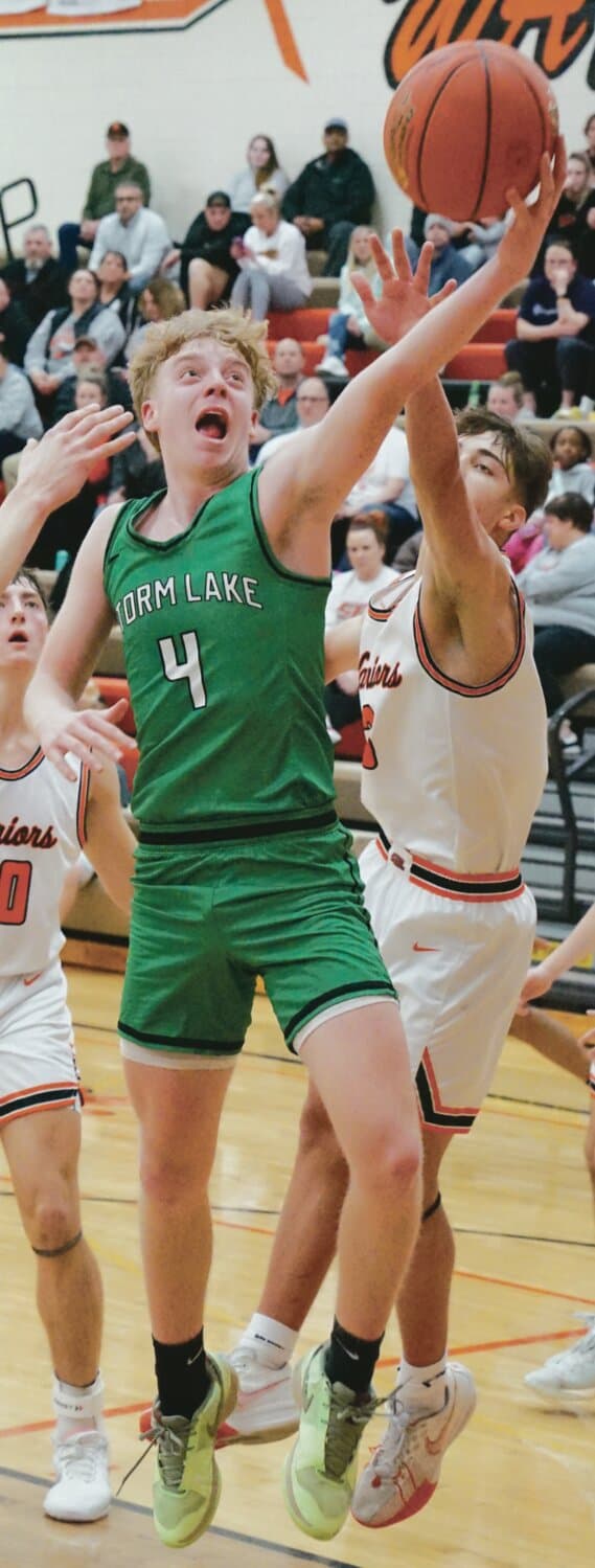 Storm Lake Pressure Defense Forces Turnovers, Nets 20th Win, Heads to Substate