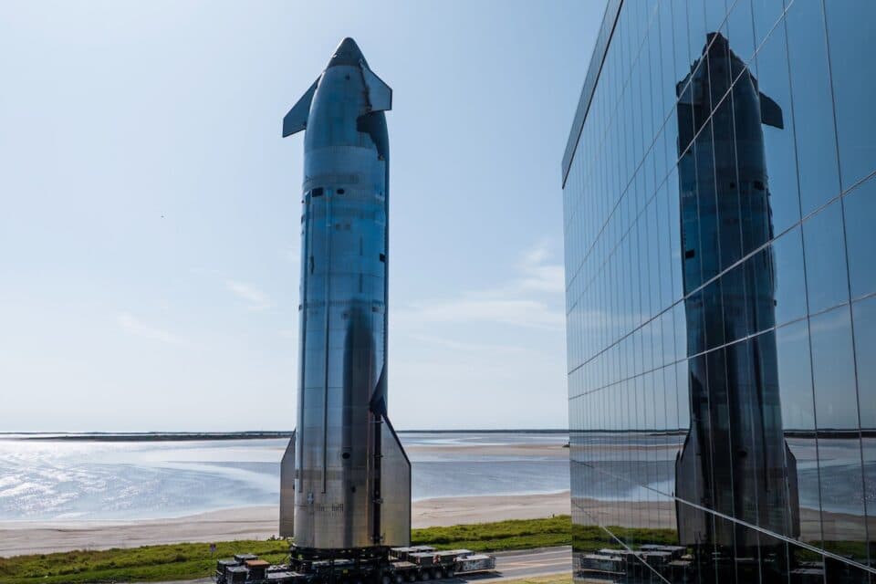 Starship Test Ends in Midair Explosion, Prompting Airline Diversions