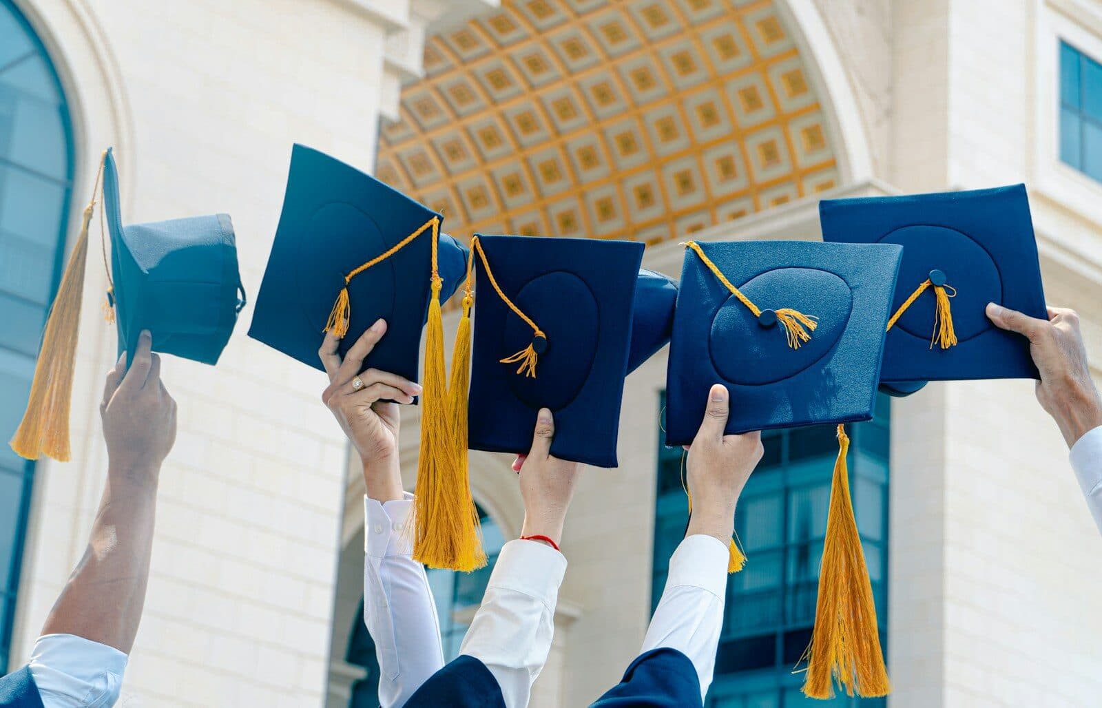 Practical Graduation Gifts They Will Actually Use and Treasure