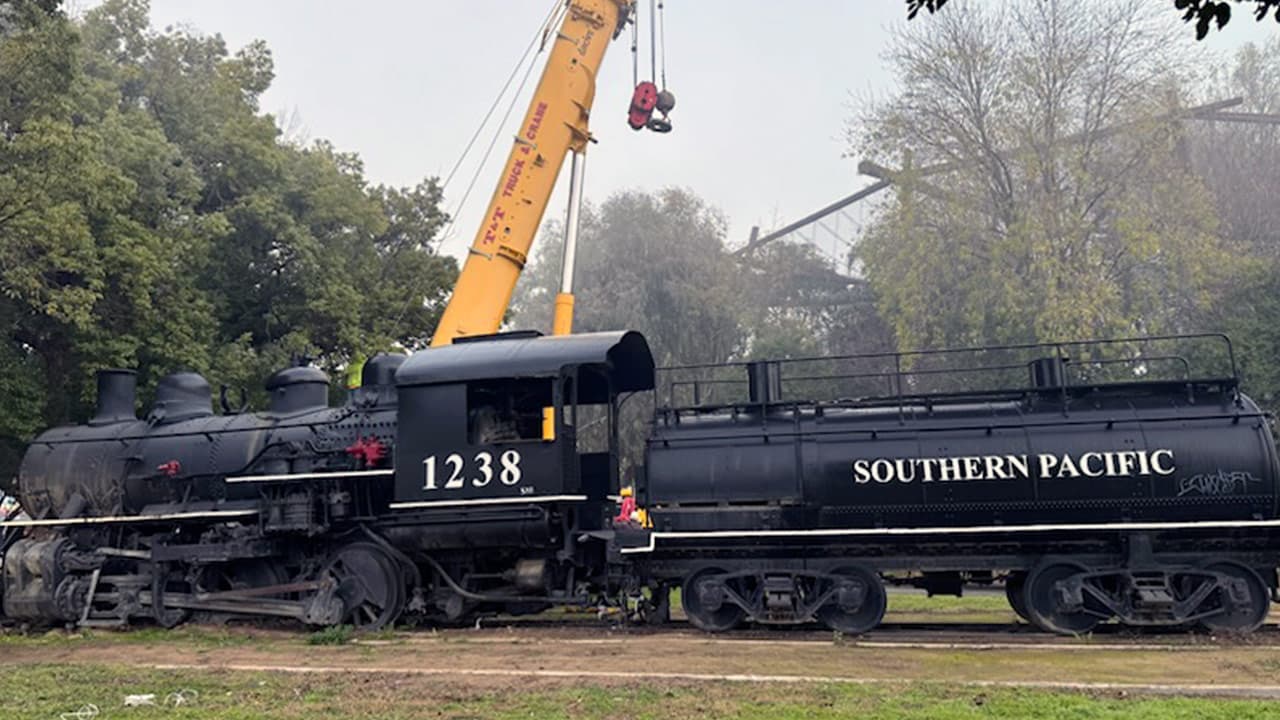 Historic Southern Pacific 1238 moves to Kingsburg depot for restoration