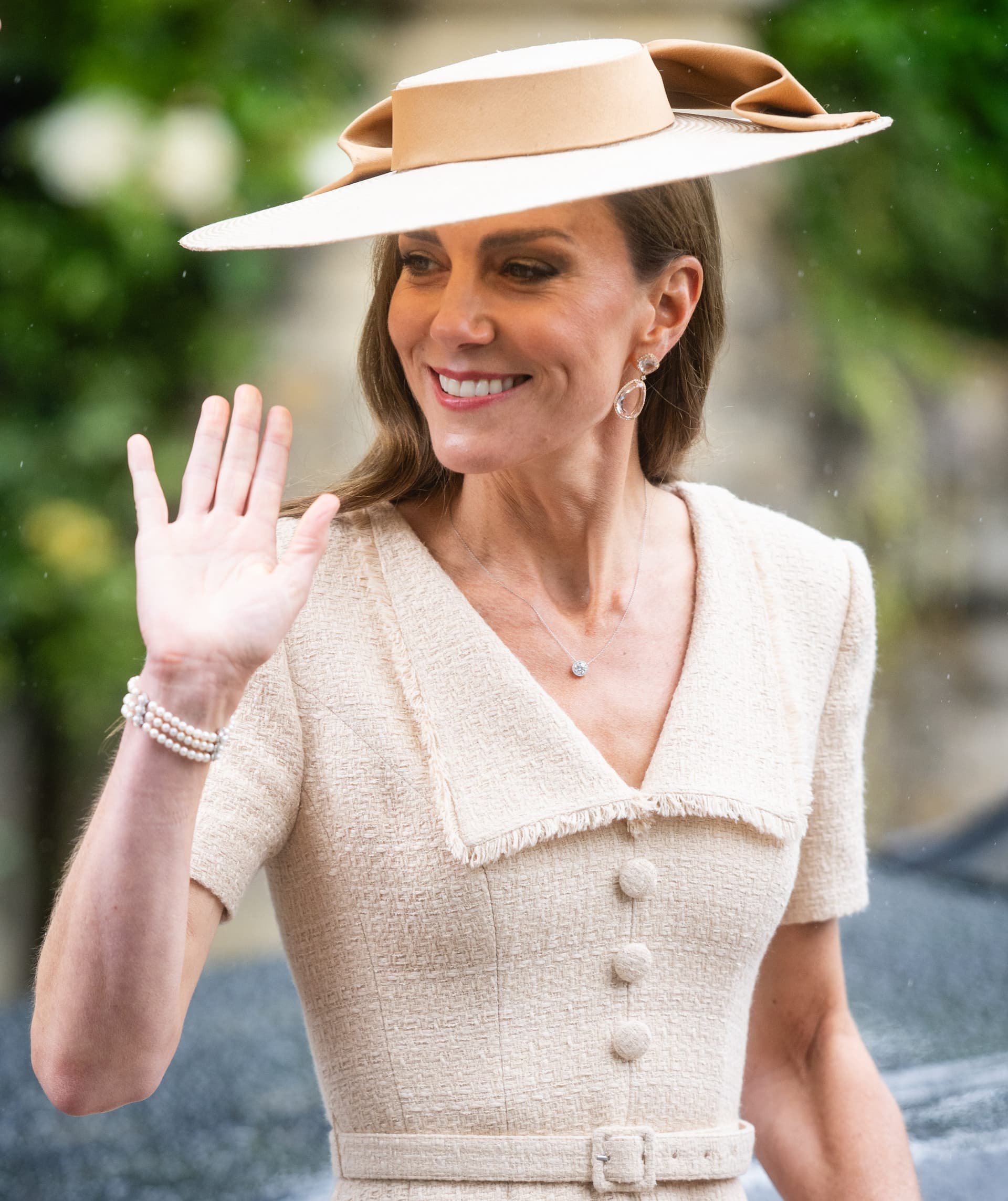 Kate wears Princess Diana’s pearl bracelet at Peter Phillips wedding