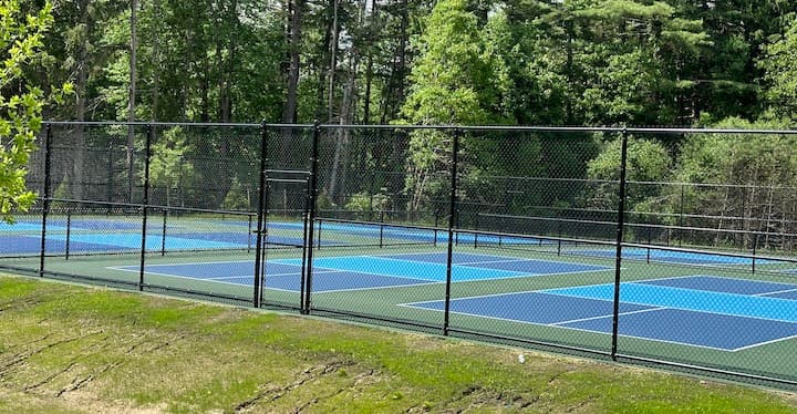 Hopkinton opens Fruit Street pickleball courts for fundraiser events