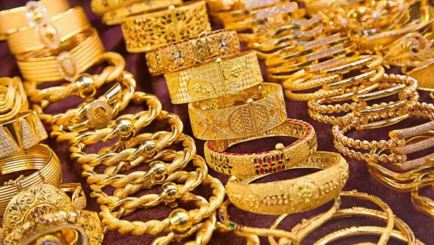 Jewelry stocks jump on April 7 after strong March quarter results and gold gains