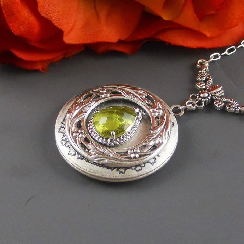 Kimberly Doyle unveils a kinetic Pocket Pal pendant with hidden scene