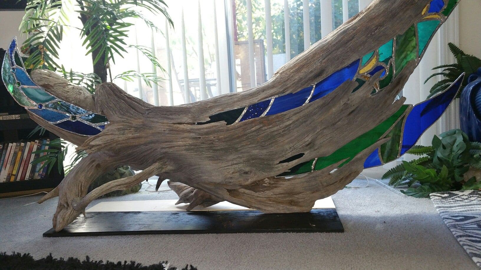 Big Island glass artist blends driftwood into stained glass