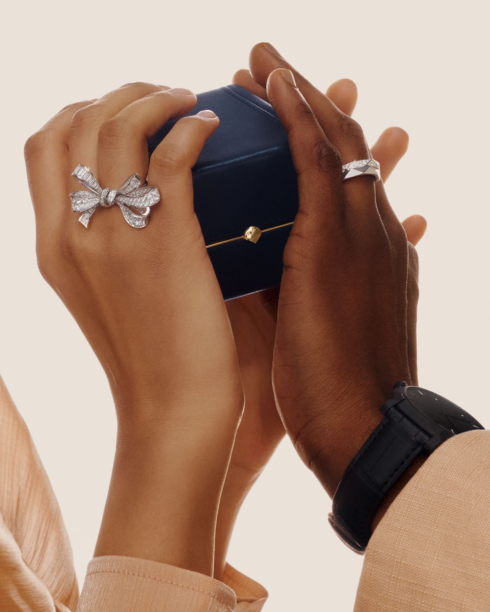 Top Luxury Gifts For Her 2026: Statement Jewelry, Travel, Beauty Splurges