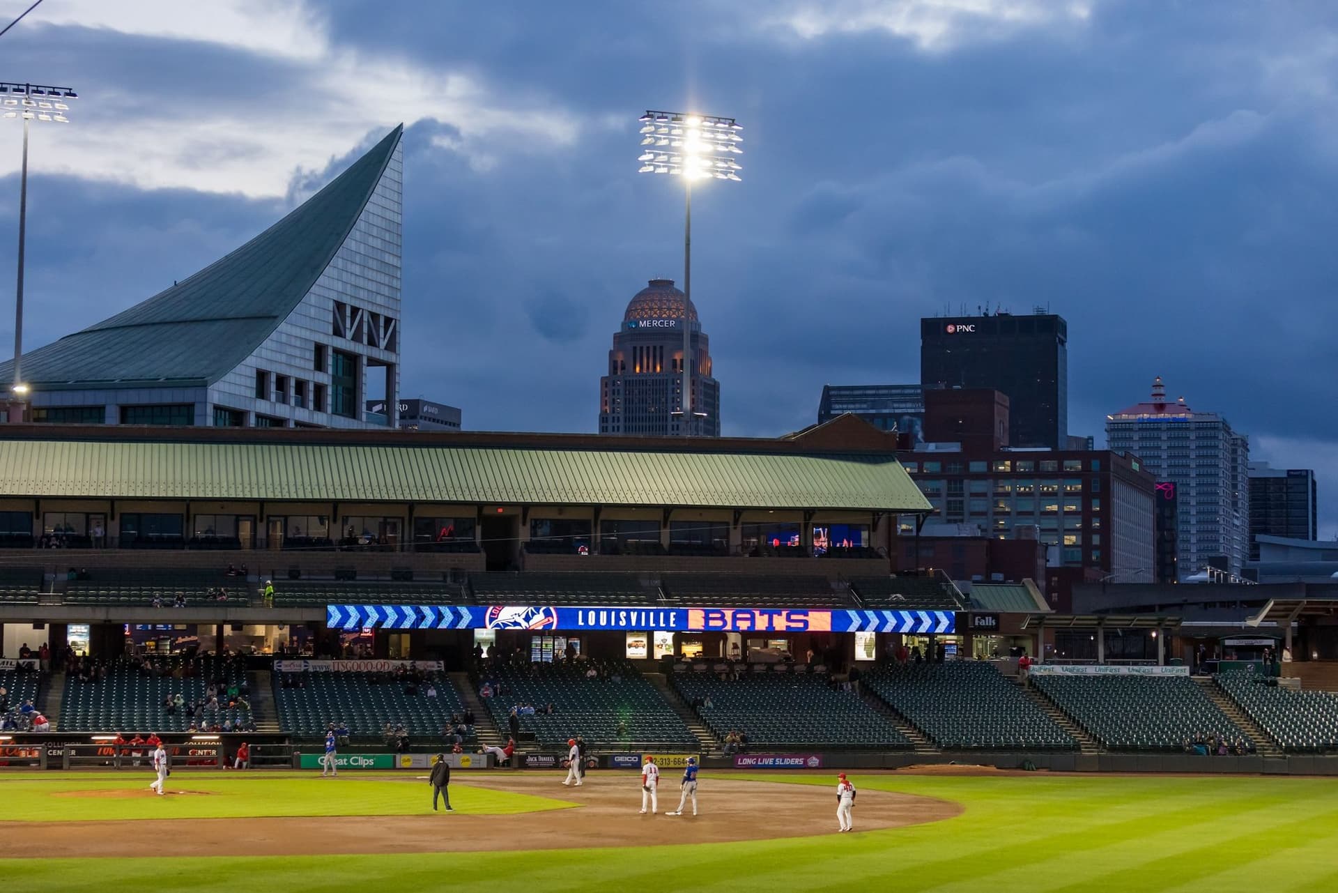 Louisville beats Nashville 6-4 behind early response, timely hitting