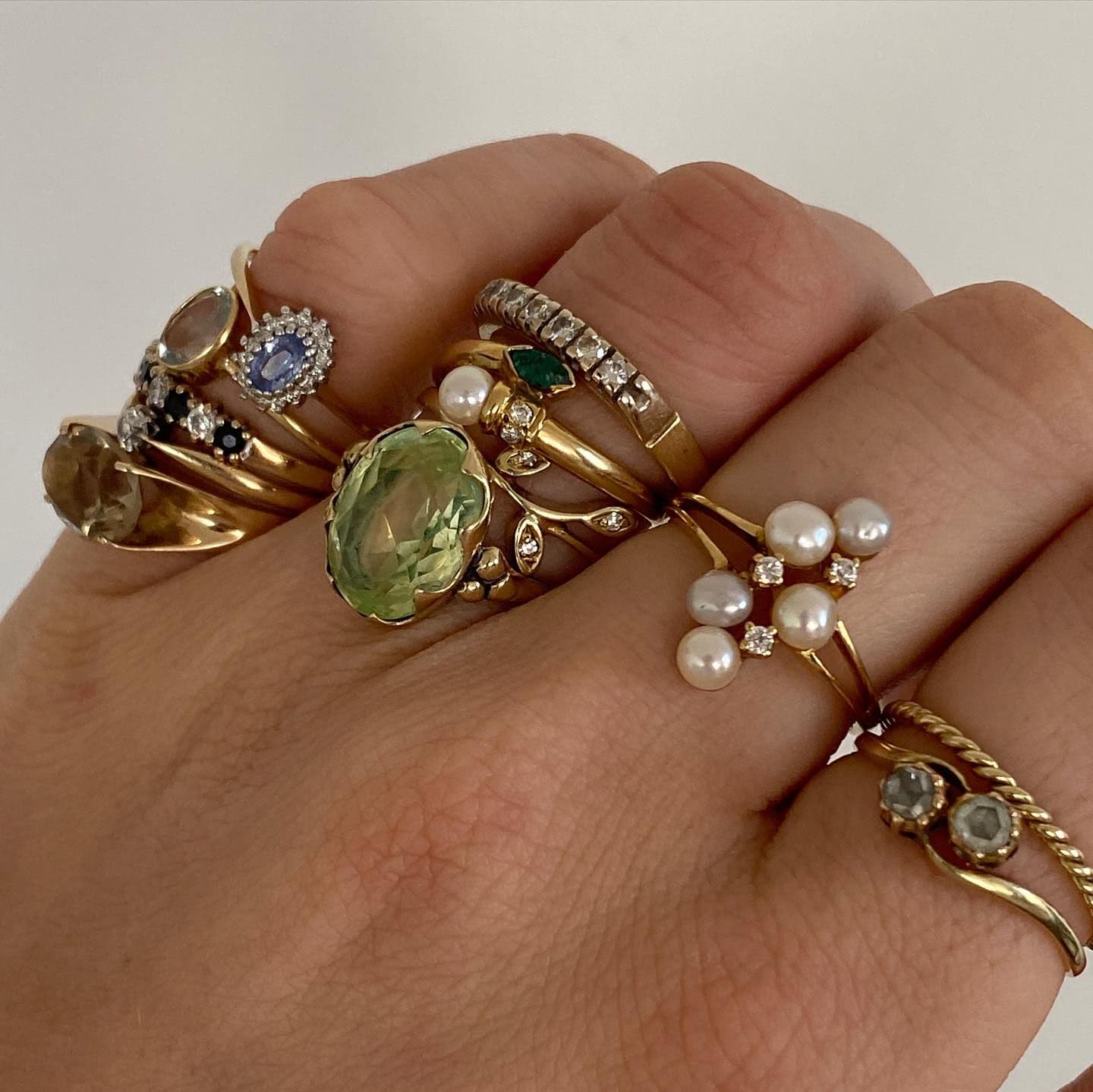 Styling Vintage Rings to Fit 2025’s Modern Stacking Trend