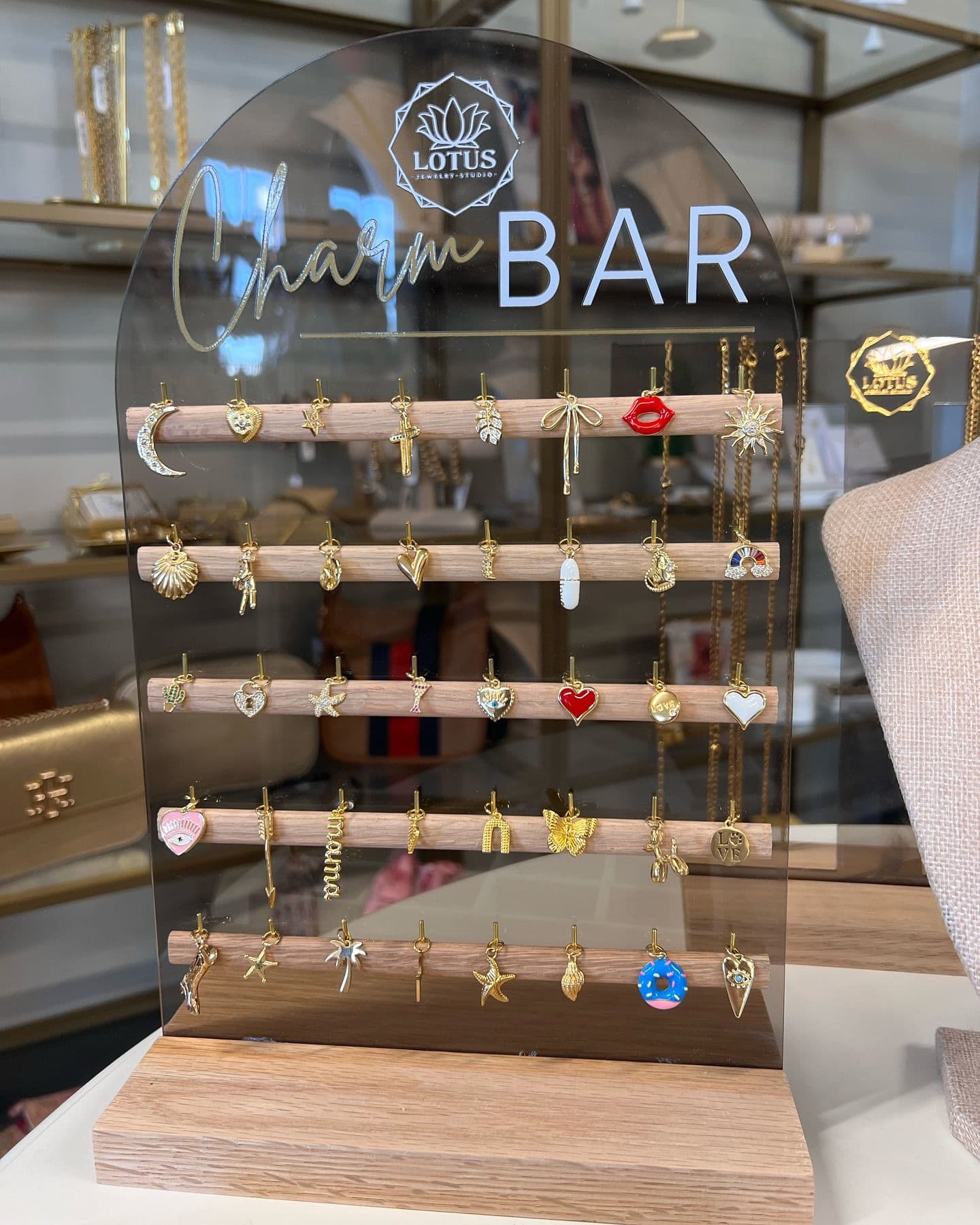 Mobile Charm Bar Lets Guests Design Custom Jewelry for NYC, NJ Events