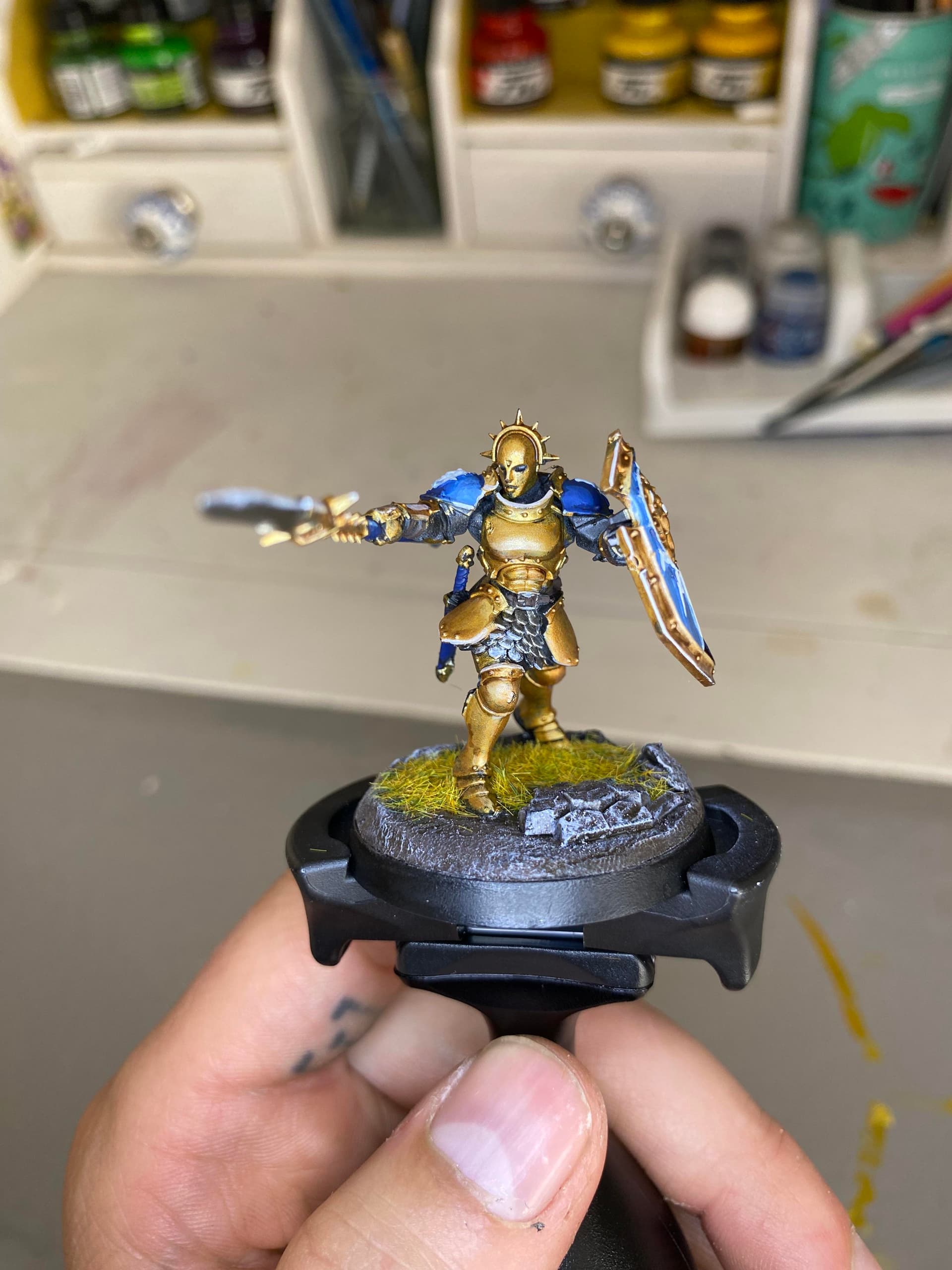 New Reddit Thread Shows Beginner Wins and Practical Tips for Miniature Painters
