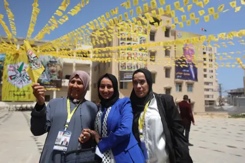 Fatah reelects Abbas as Palestinians grow weary of stagnant leadership