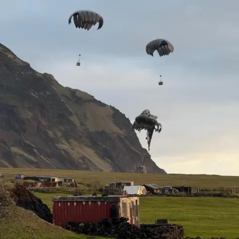 UK sends specialist team to Tristan da Cunha over hantavirus case