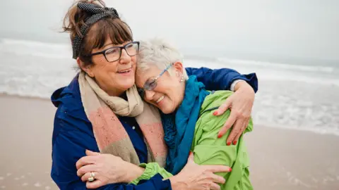 Death doulas gain popularity as families seek end-of-life support