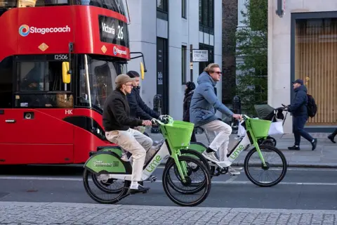 E-Scooters and E-Bikes Now Offer Cheaper Commutes Than Public Transport