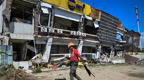 Magnitude 7.8 earthquake in Mindanao kills 37, injures 479